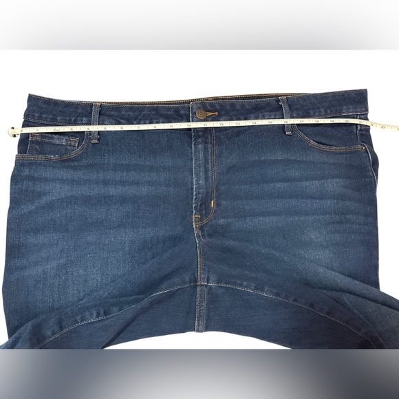 Old Navy Mid-Rise Kicker Boot-Cut Jeans Size 22 - Picture 6 of 7